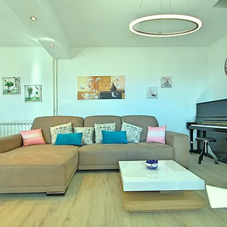 Vila Splendid In With Swimming Pool *