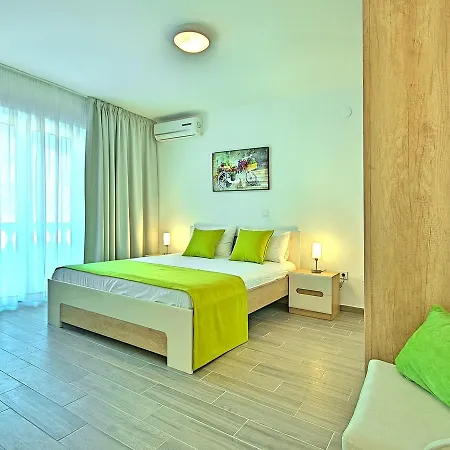 Villa Splendid In With Swimming Pool