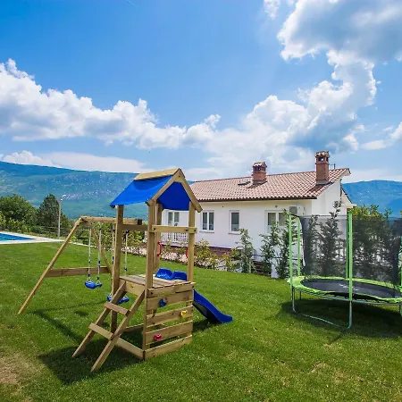 Splendid In With Swimming Pool