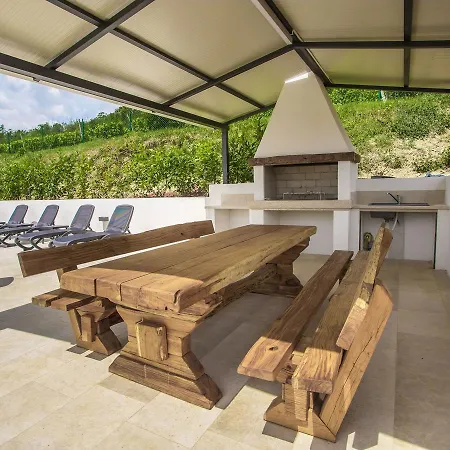 Villa Splendid In With Swimming Pool Kršan